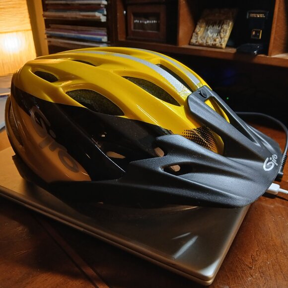 GIRO Mojave Sport Road Bike Cycling Helmet EUC - Picture 3 of 6